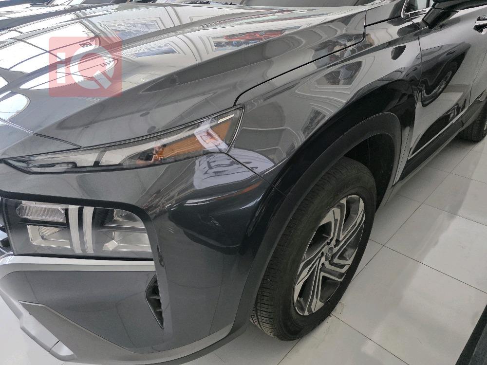 https://cdn.iqcars.ioscaled_1000060700_out.jpg